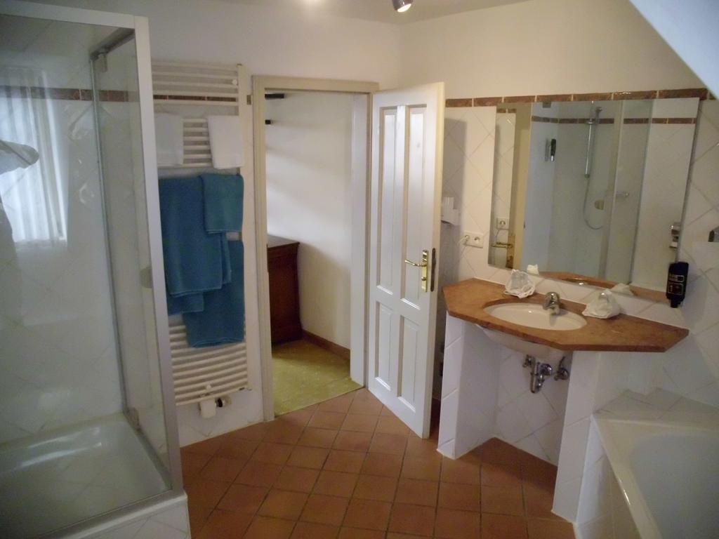 Hotel Freihof Wiesloch Eksteriør bilde